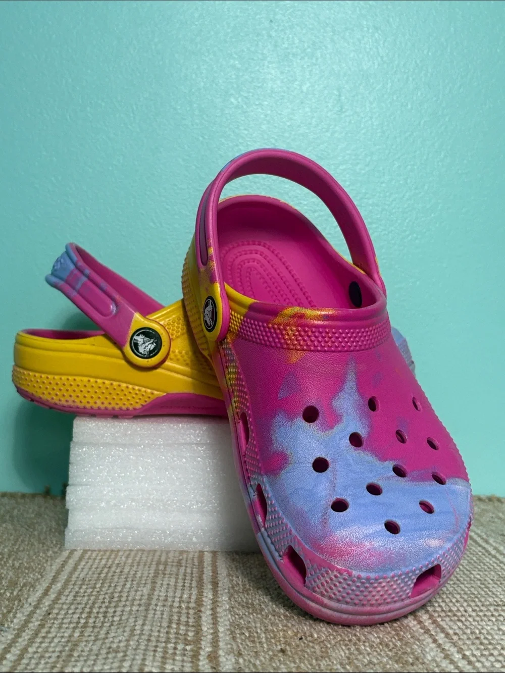 CROCS Kids Classic Ombre Clogs With Heel Strap. Multi Color/Tie Dye. Size— J 2